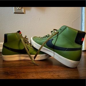 Nike Green high top blazers